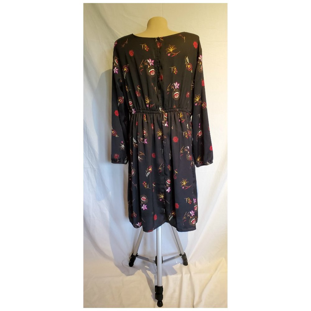 Old Navy Maternity Dress - Picture 5 of 6